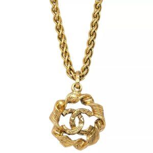 Chanel Gold Pendant Necklace